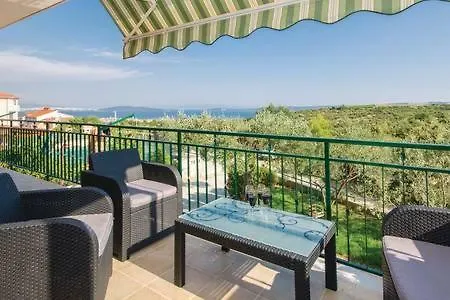 Mirta * Kaštel Novi