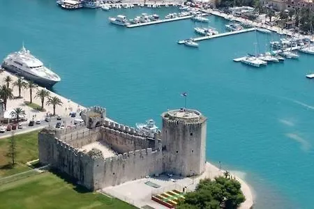 Mirta * Kaštel Novi
